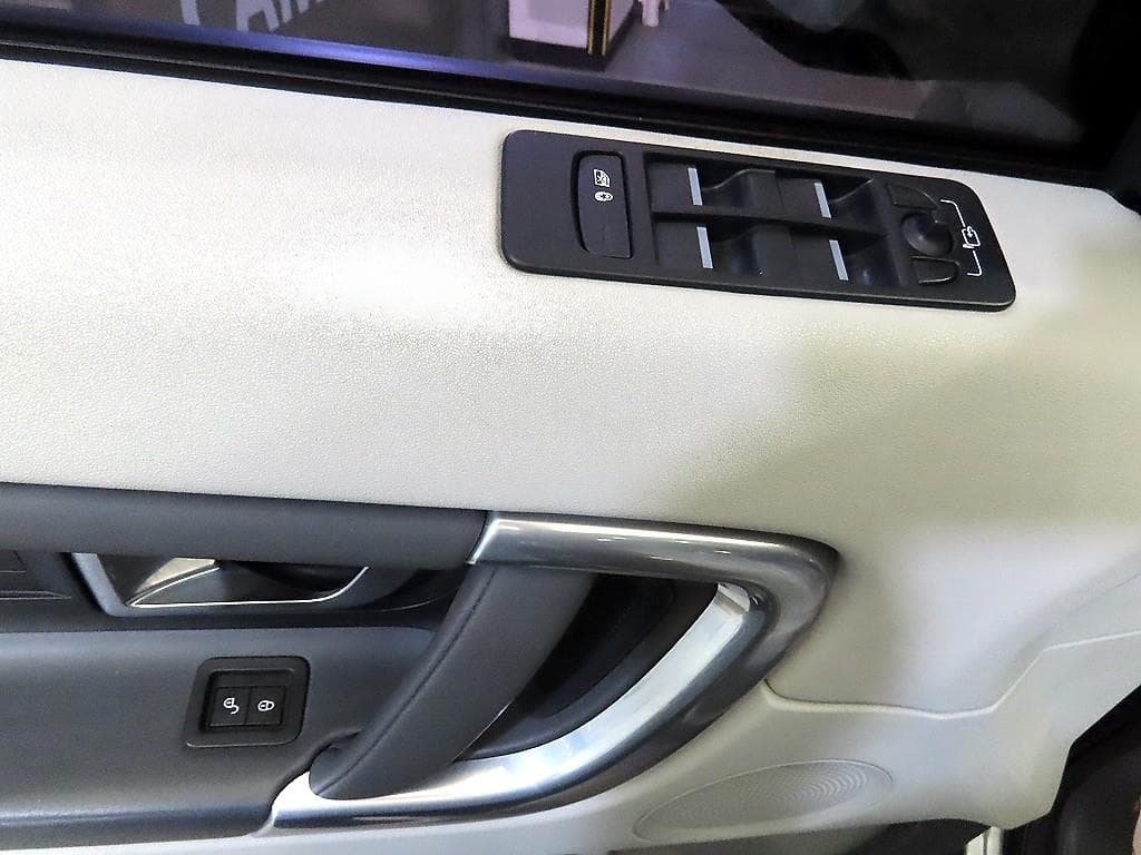 Land Rover 디스커버리 스포츠2.0 TD4 HSE Luxury - 13