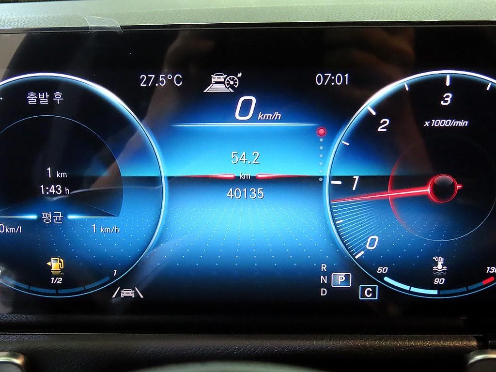 Mercedes-Benz GLB(X247)200 d - 9