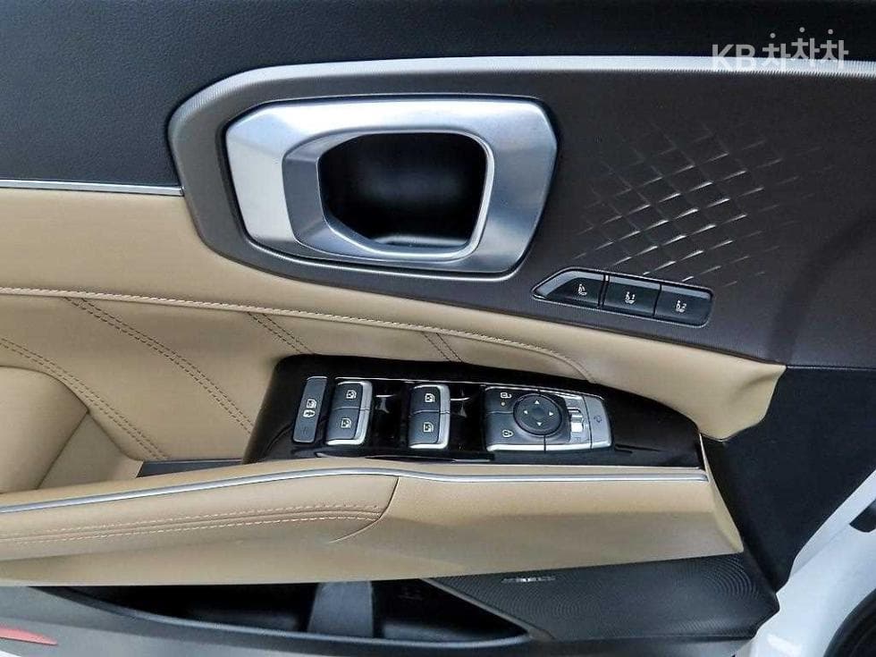 Kia The New (facelift) Sorento Hybrid MQ41.6T HEV 2WD Signature - 11