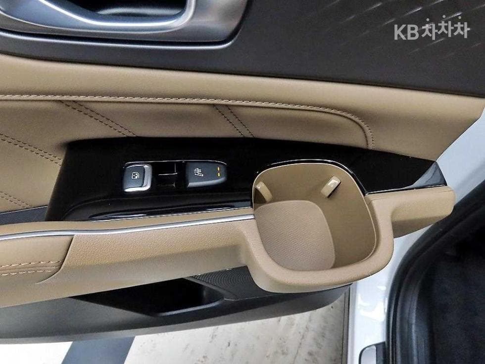 Kia The New (facelift) Sorento Hybrid MQ41.6T HEV 2WD Signature - 12