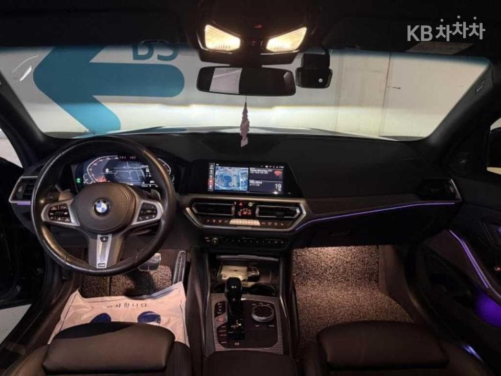 BMW 3 Series (G20)320i M Sport - 8