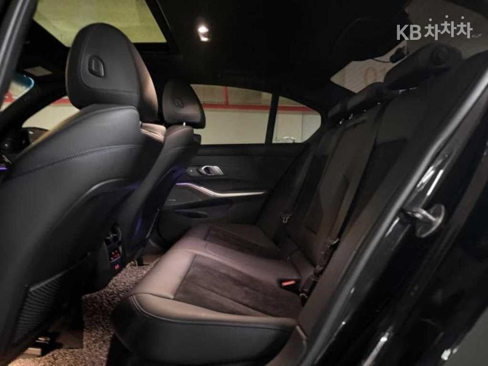 BMW 3 Series (G20)320i M Sport - 10