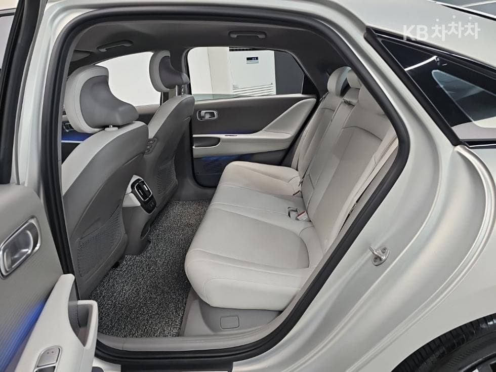 Hyundai IONIQ 6(CE)Long Range AWD Exclusive Plus - 12