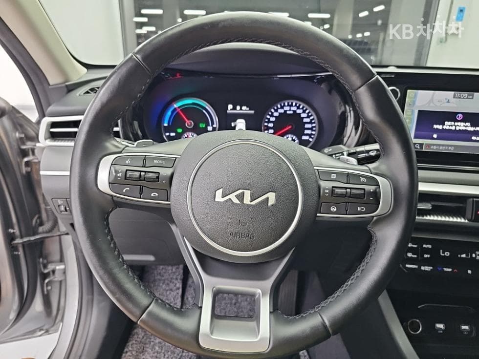 Kia K5 Hybrid 3rd Gen2.0 HEV Prestige - 9
