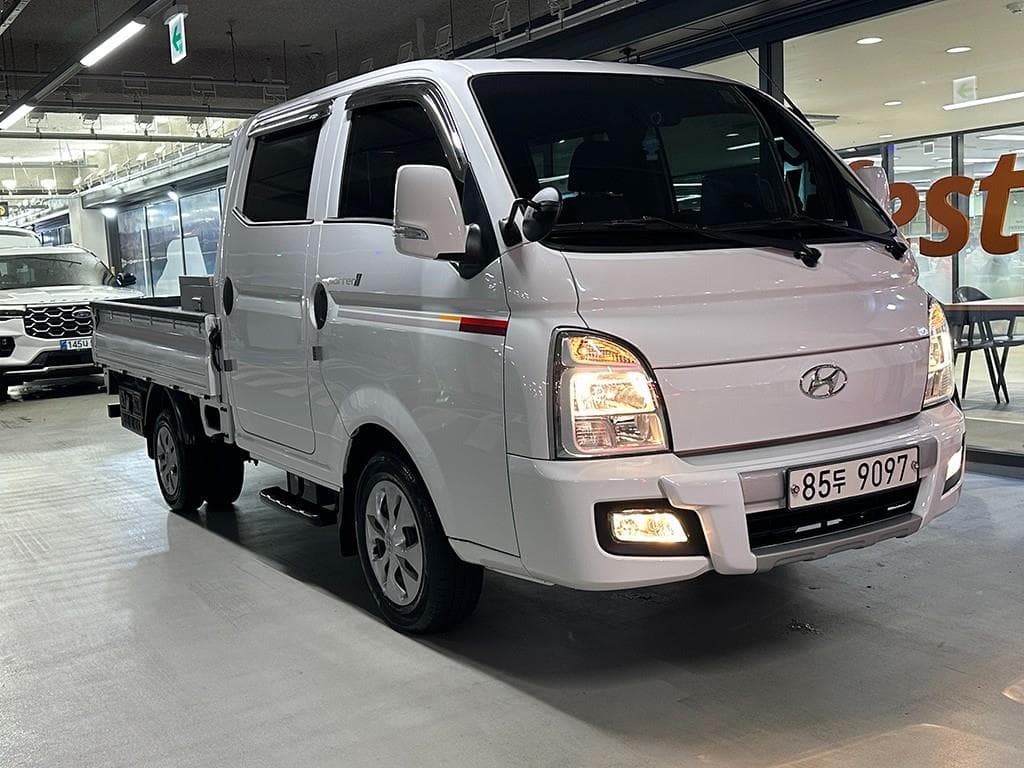 Hyundai Porter 2 Extra Long Double Cab CRDi Premium - Image 1