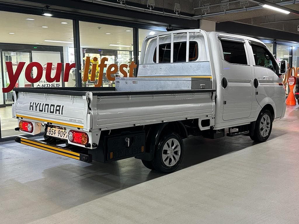 Hyundai Porter 2Extra Long Double Cab CRDi Premium - 4