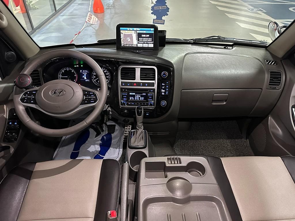 Hyundai Porter 2Extra Long Double Cab CRDi Premium - 11