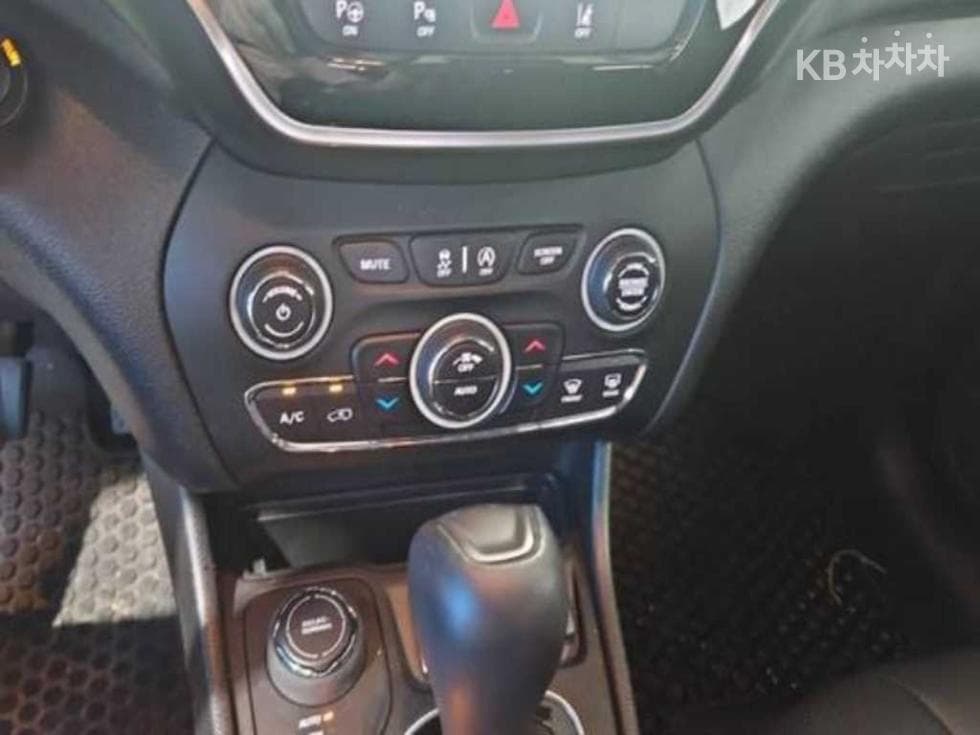 지프 체로키(KL)2.4 Gasoline FWD Limited - 9