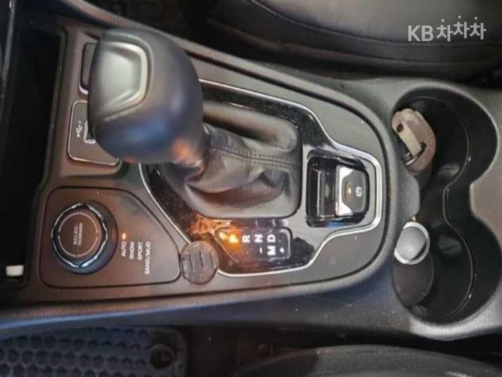 지프 체로키(KL)2.4 Gasoline FWD Limited - 10