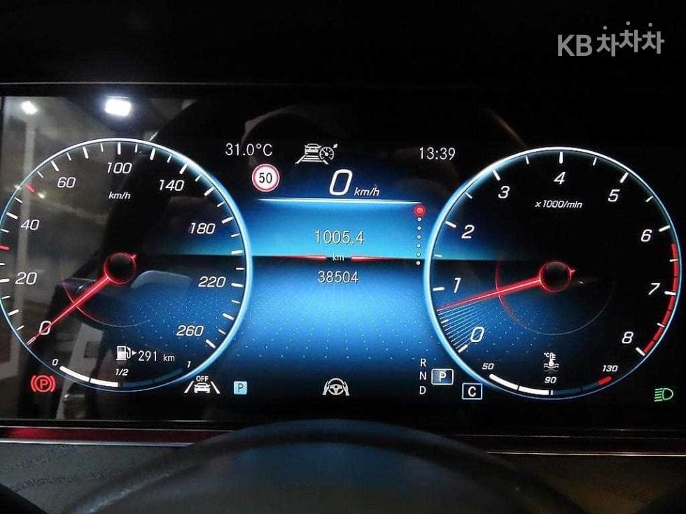 Mercedes-Benz E-Клас (W213)E250 Avantgarde - 9