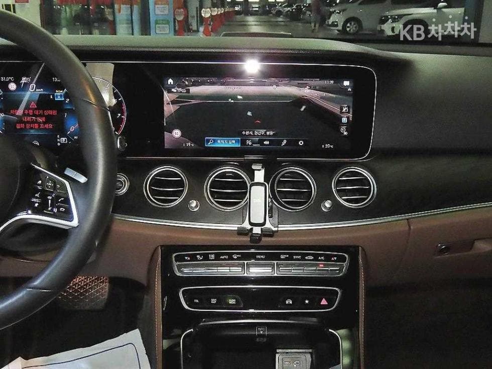 Mercedes-Benz E-Клас (W213)E250 Avantgarde - 11