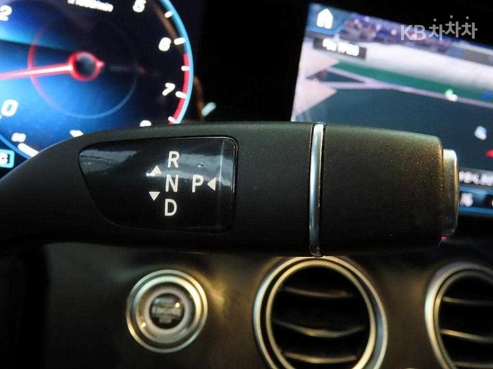 Mercedes-Benz E-Клас (W213)E250 Avantgarde - 12