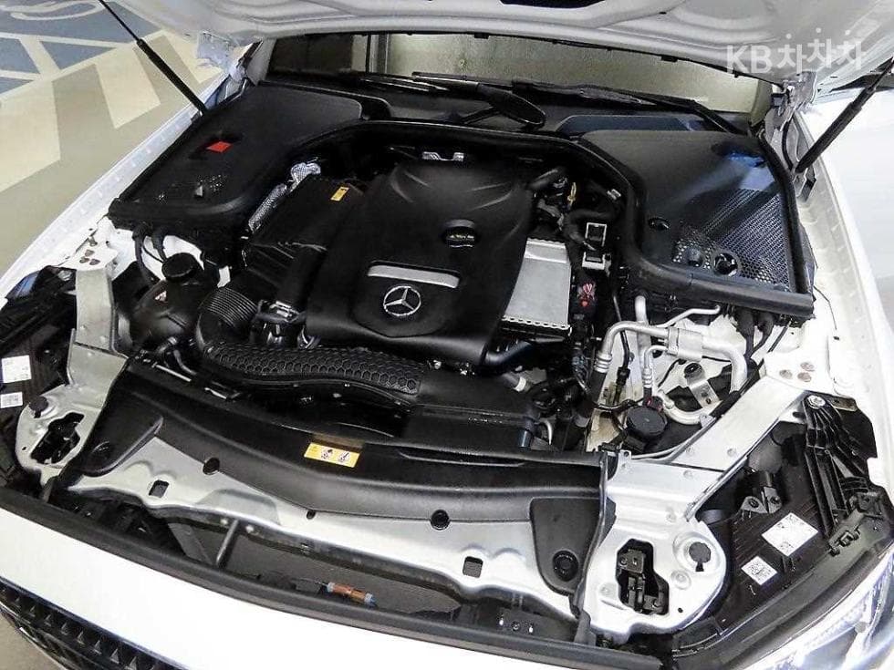 Mercedes-Benz E-Клас (W213)E250 Avantgarde - 19