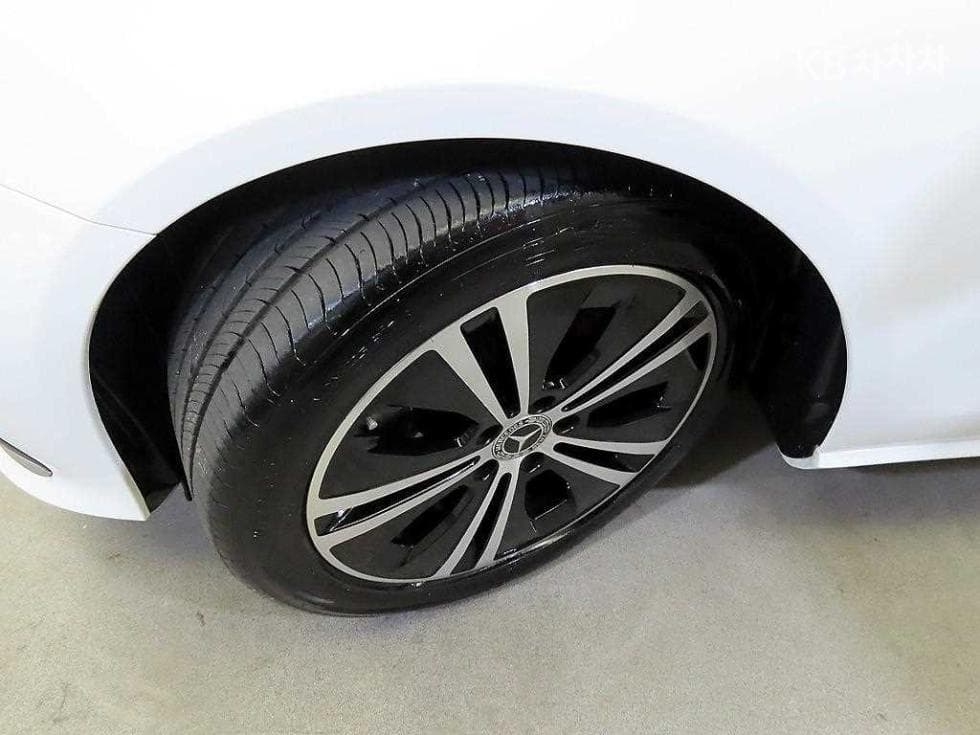 Mercedes-Benz E-Клас (W213)E250 Avantgarde - 20