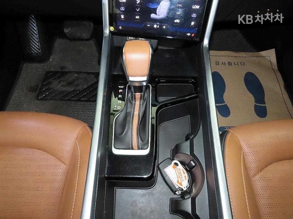KG Mobility 토레스(J100)1.5 GDI Turbo AWD T7 - 12