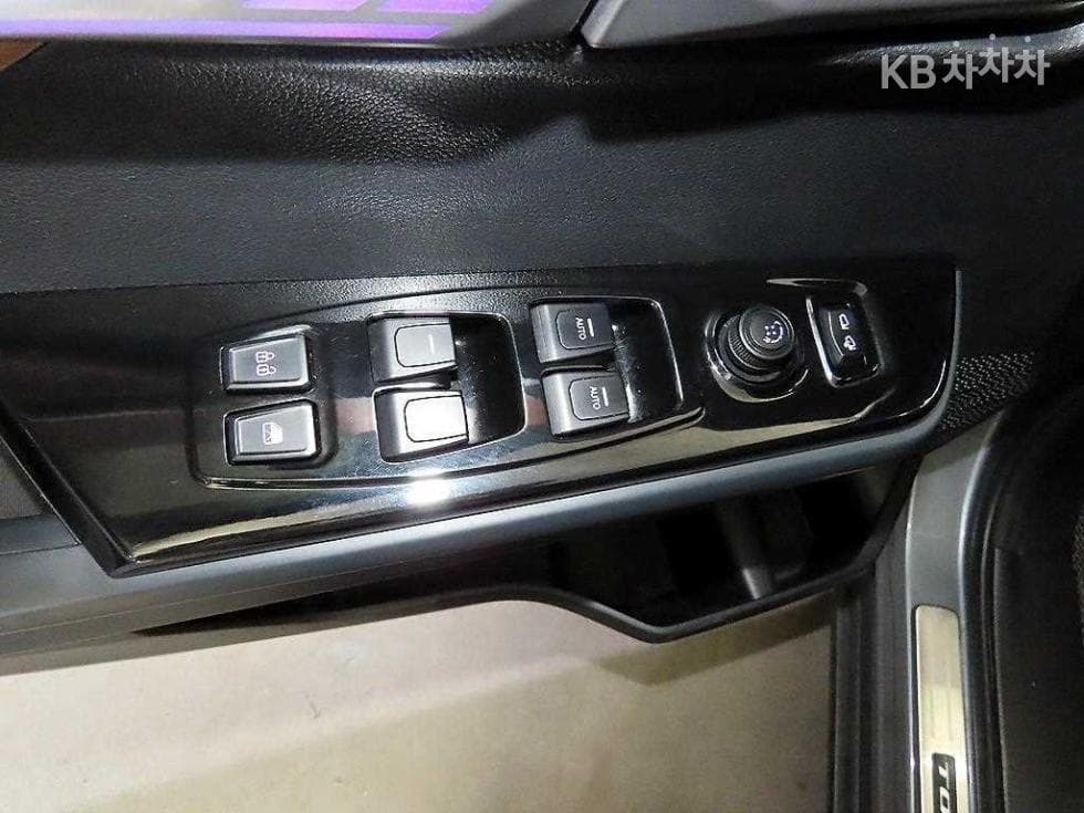 KG Mobility 토레스(J100)1.5 GDI Turbo AWD T7 - 13