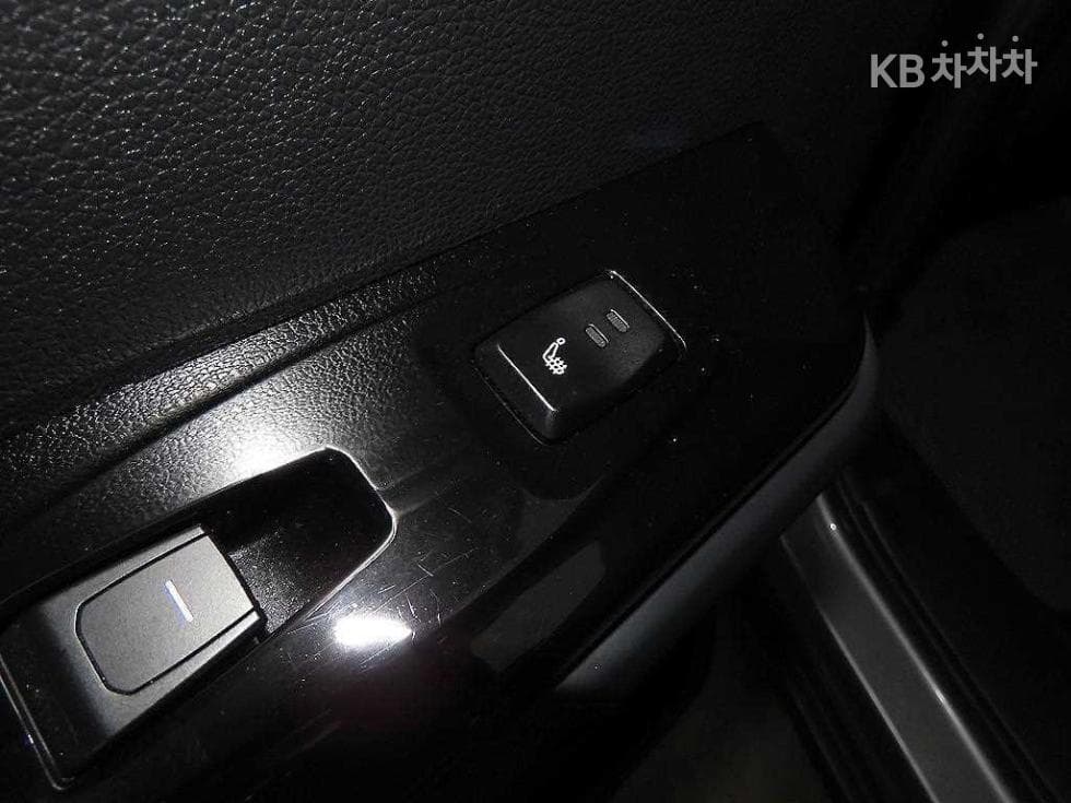 KG Mobility 토레스(J100)1.5 GDI Turbo AWD T7 - 14