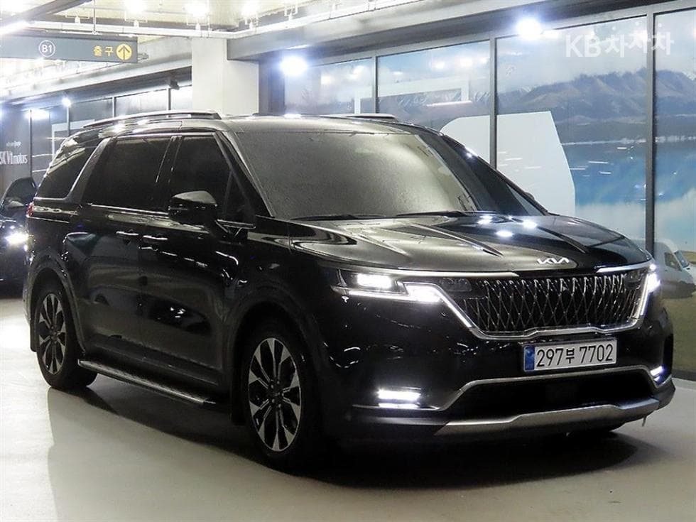Kia Carnival 4th generation G3.5 GDI 7-seater (Limousine) Noblesse - Image 1