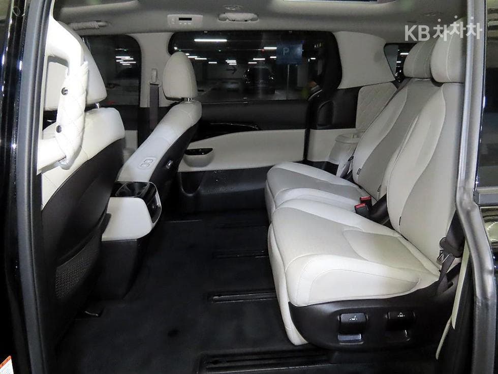 Kia Carnival 4th generationG3.5 GDI 7-seater (Limousine) Noblesse - 7