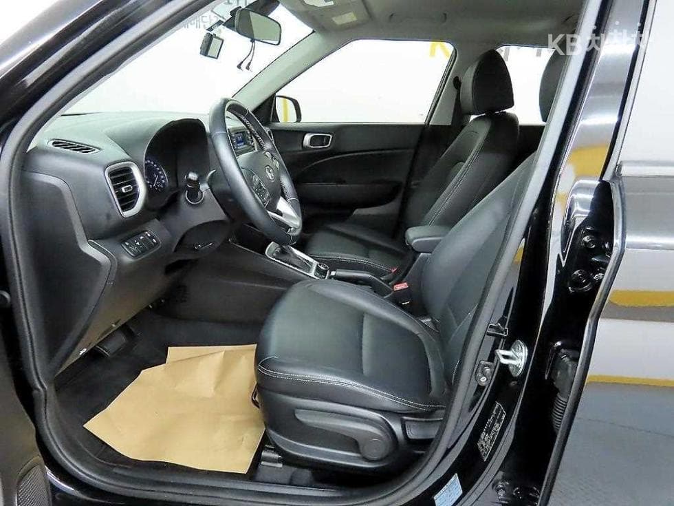 Hyundai VenueGasoline 1.6 Modern - 5