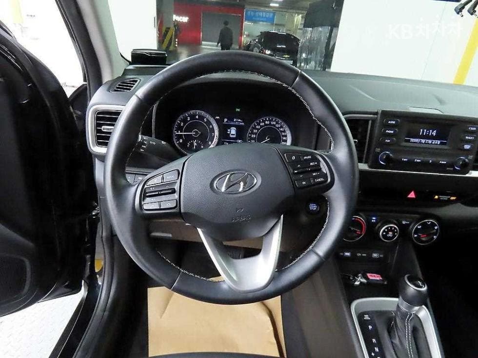 Hyundai VenueGasoline 1.6 Modern - 9