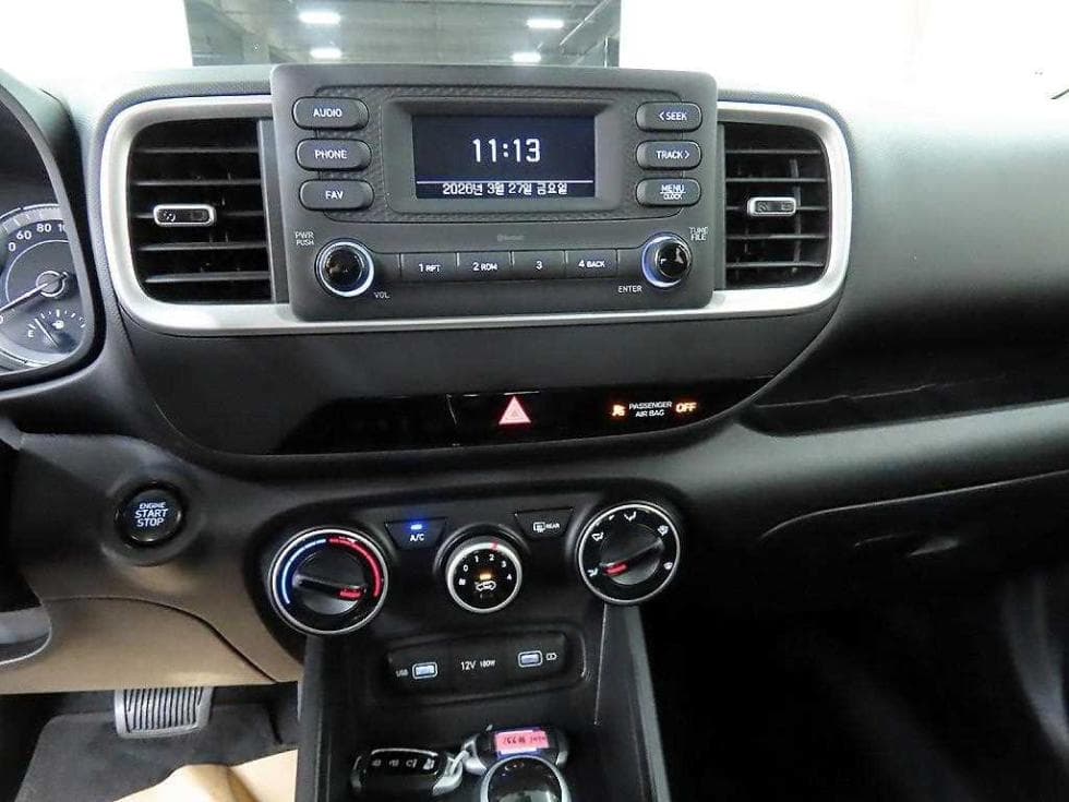 Hyundai VenueGasoline 1.6 Modern - 11