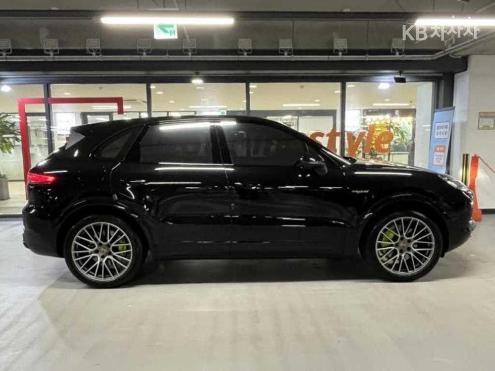 Porsche Cayenne(9Y0)3.0 E-Hybrid Standard - 3