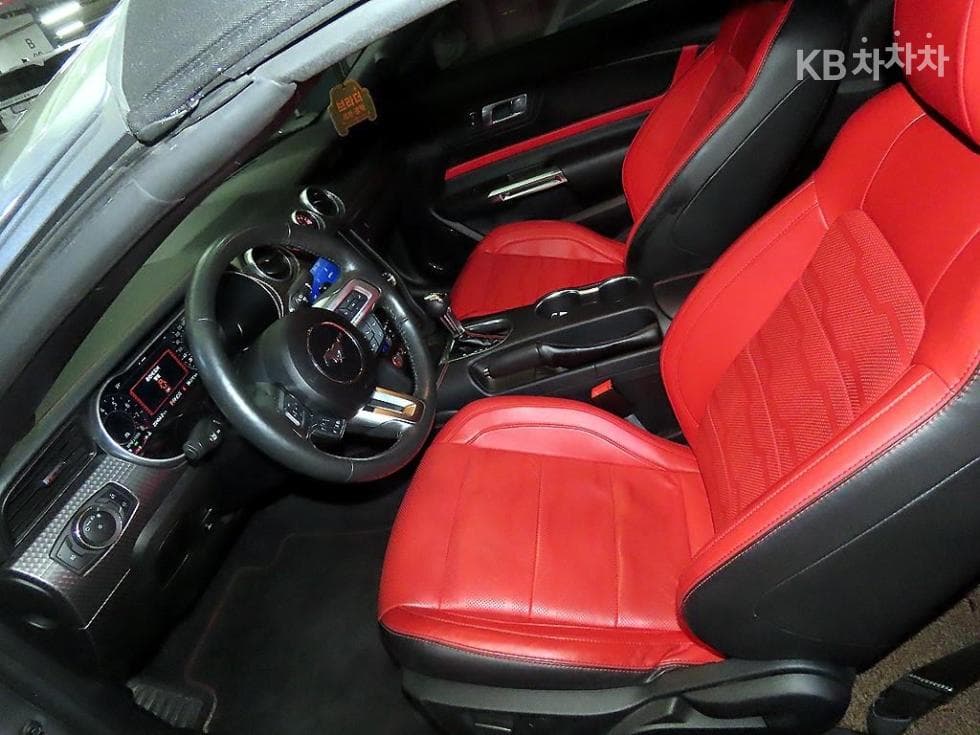Ford 머스탱GT Convertible - 8