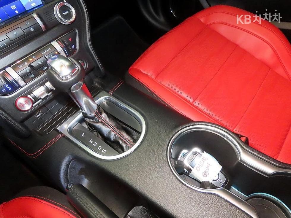 Ford 머스탱GT Convertible - 14