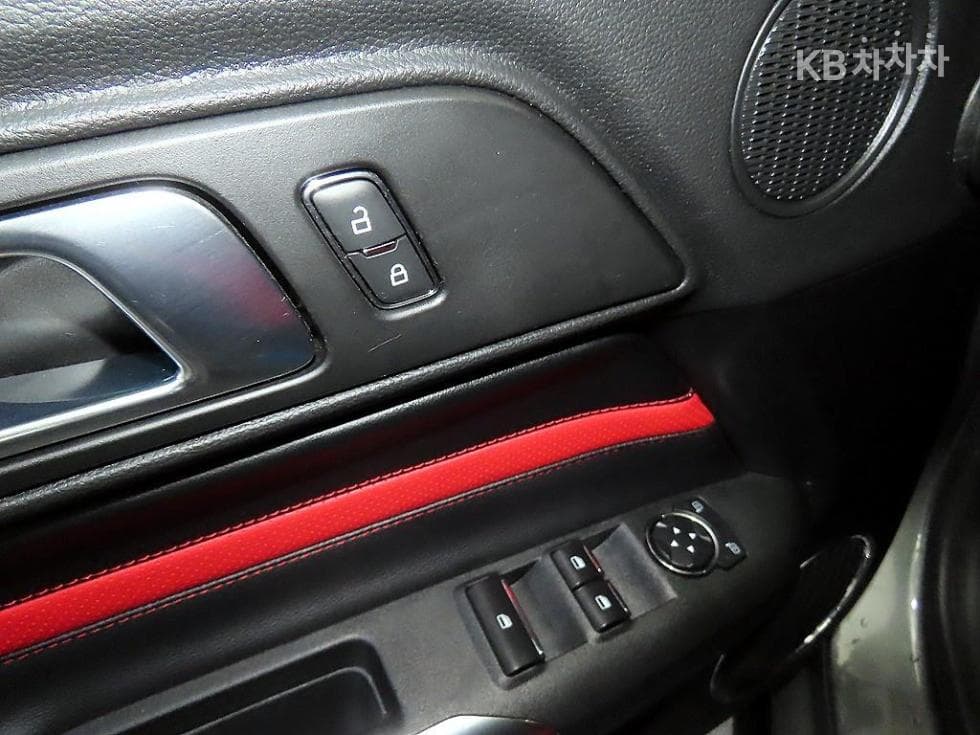 Ford 머스탱GT Convertible - 15