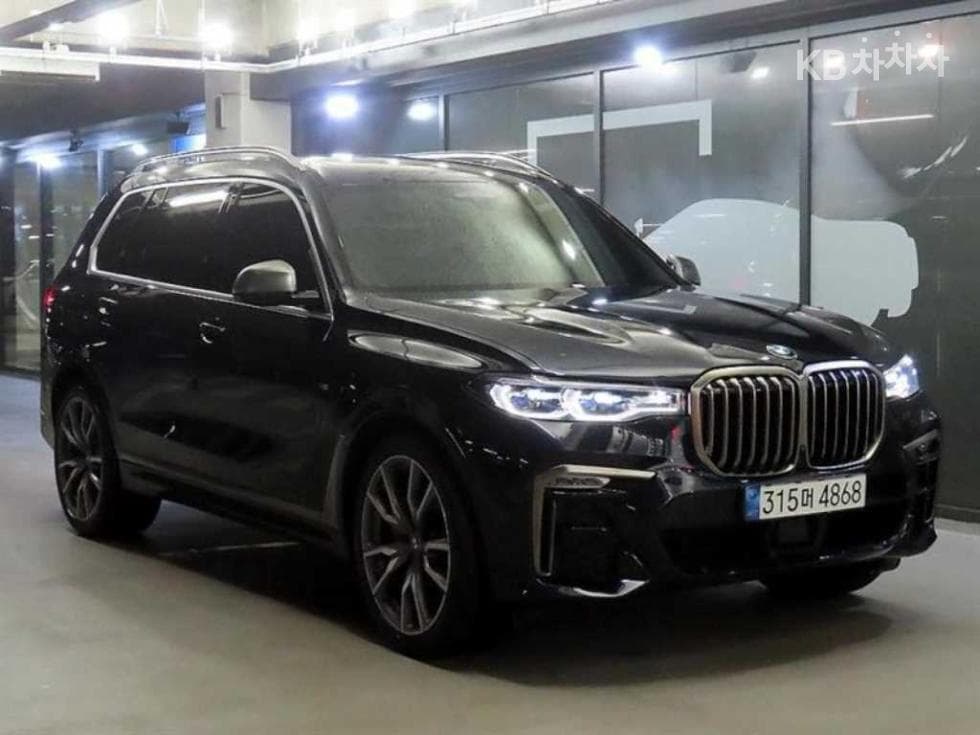 BMW X7(G07) M50i Standard - Image 1