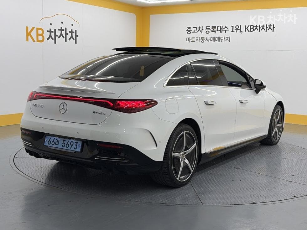 Mercedes-Benz EQE (V295)EQE 350 4Matic Standard - 4