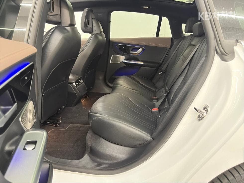 Mercedes-Benz EQE (V295)EQE 350 4Matic Standard - 12