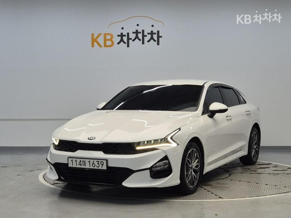 Kia K5 3rd Gen 2.0 Gasoline Prestige - Image 1