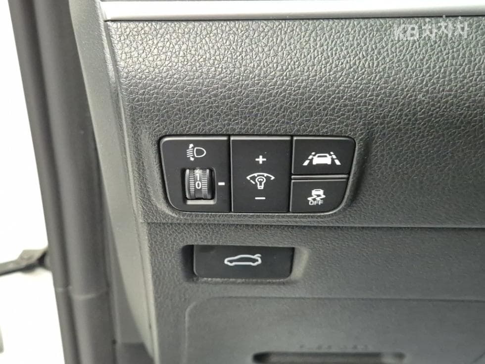 Kia K5 3rd Gen2.0 Gasoline Prestige - 17