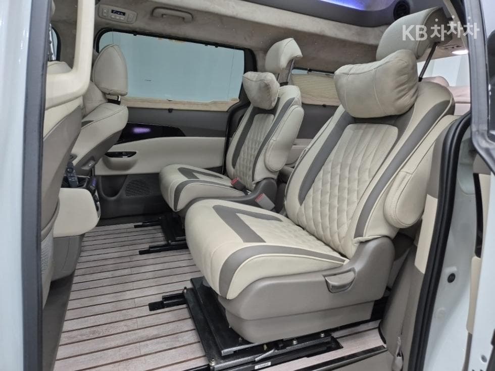 Киа Канивал 4-то поколениеВисок Лимузин (Канивал) G3.5 GDI 9-местен Signature - 12