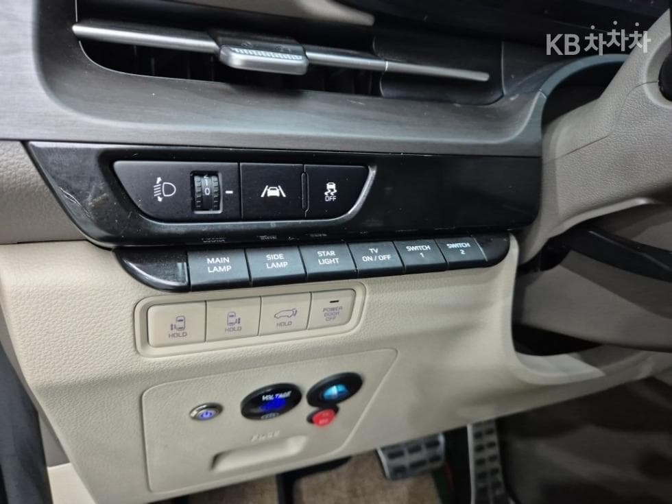 Киа Канивал 4-то поколениеВисок Лимузин (Канивал) G3.5 GDI 9-местен Signature - 18