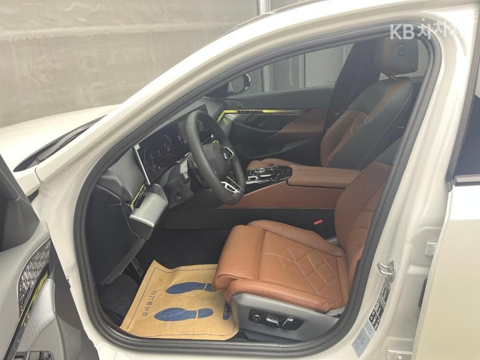 BMW Нов5 Серия(G60)530i xDrive M Sport Pro SE - 5