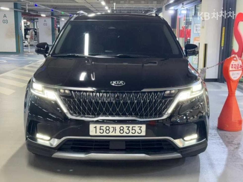 Kia Carnival 4th generation D2.2 9-seater Signature - Image 1