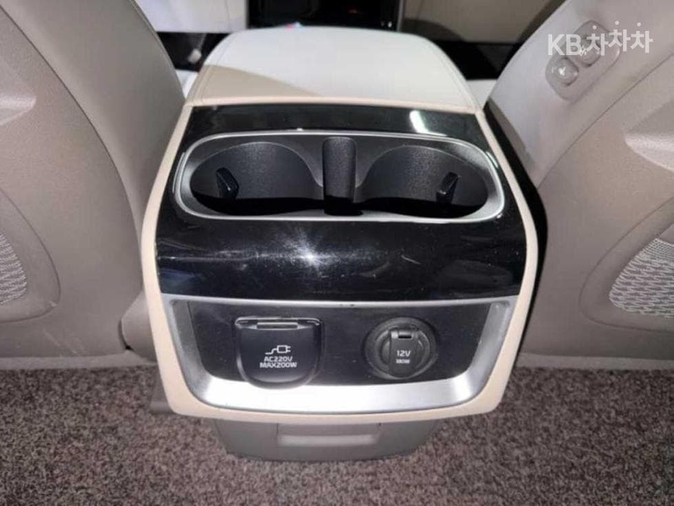 Kia Carnival 4th generationG3.5 GDI 9-seater Signature - 15