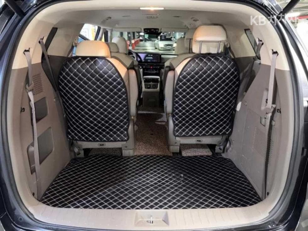 Kia Carnival 4th generationG3.5 GDI 9-seater Signature - 17
