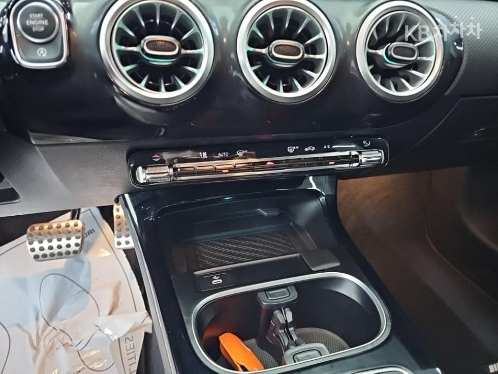 Mercedes-Benz A클래스(W177)AMG A35 4Matic - 10