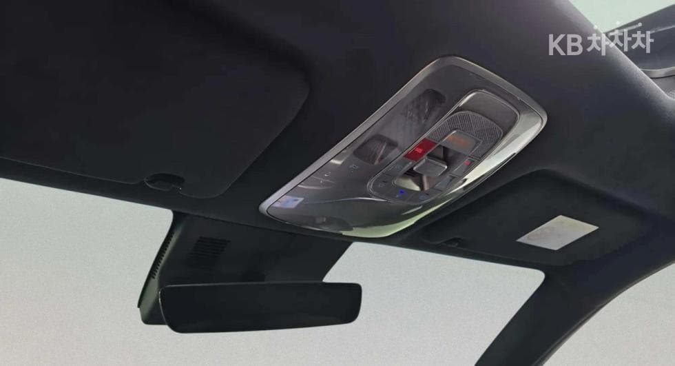 Дженезис GV70Бензин 2.5T 스포츠패키지 2WD - 17