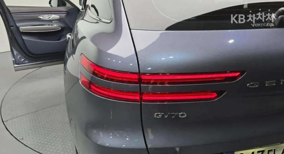 Дженезис GV70Бензин 2.5T 스포츠패키지 2WD - 24