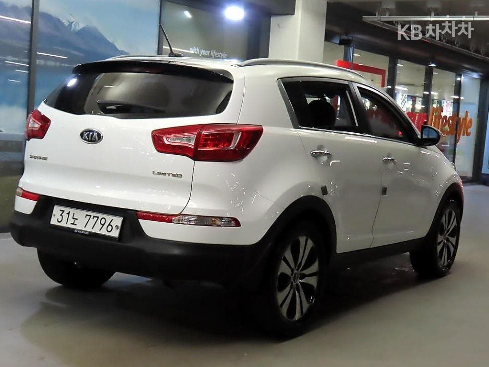 Kia Sportage R2WD Diesel LIMITED - 4