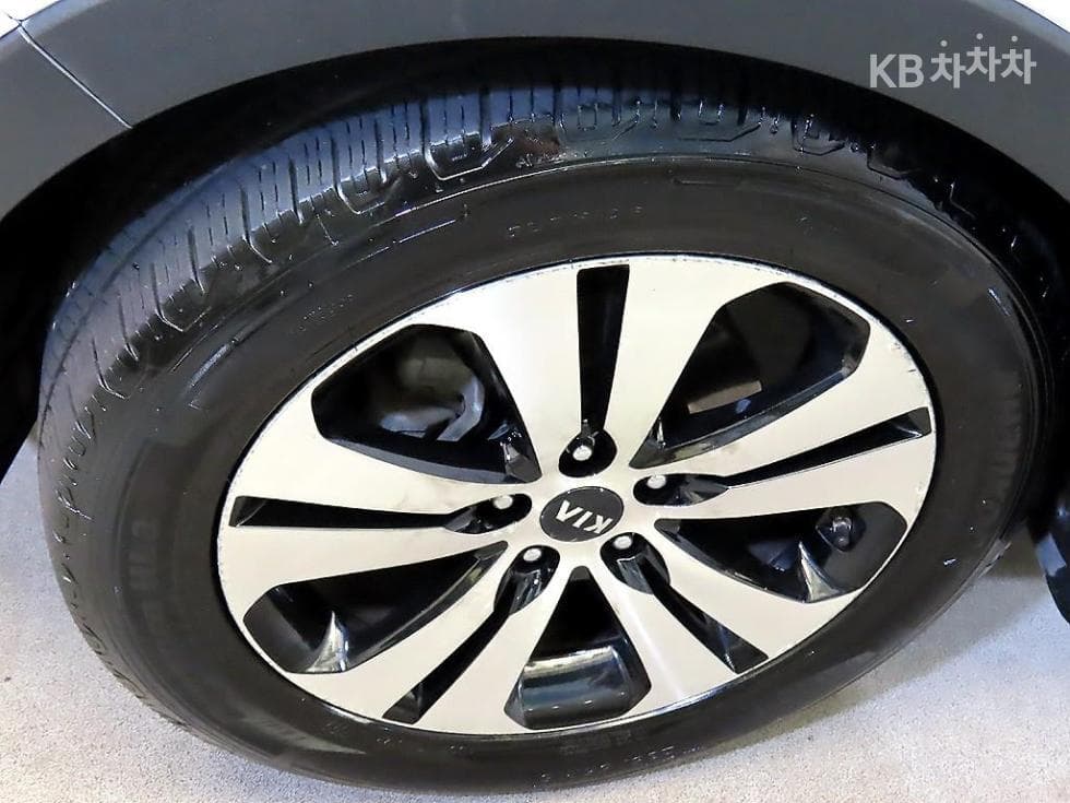 Kia Sportage R2WD Diesel LIMITED - 20