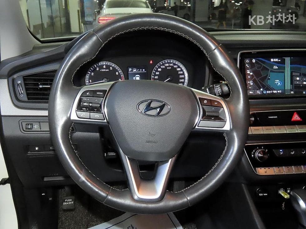 Hyundai Sonata New Rise2.0 LPi Rental car Style - 8