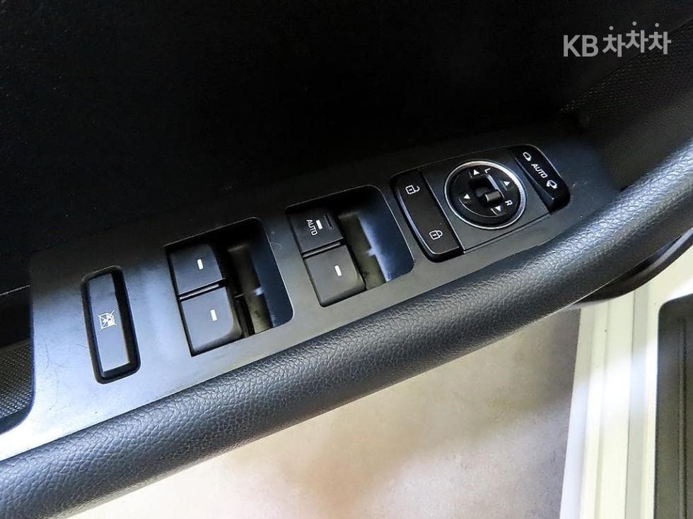 Hyundai Sonata New Rise2.0 LPi Rental car Style - 13