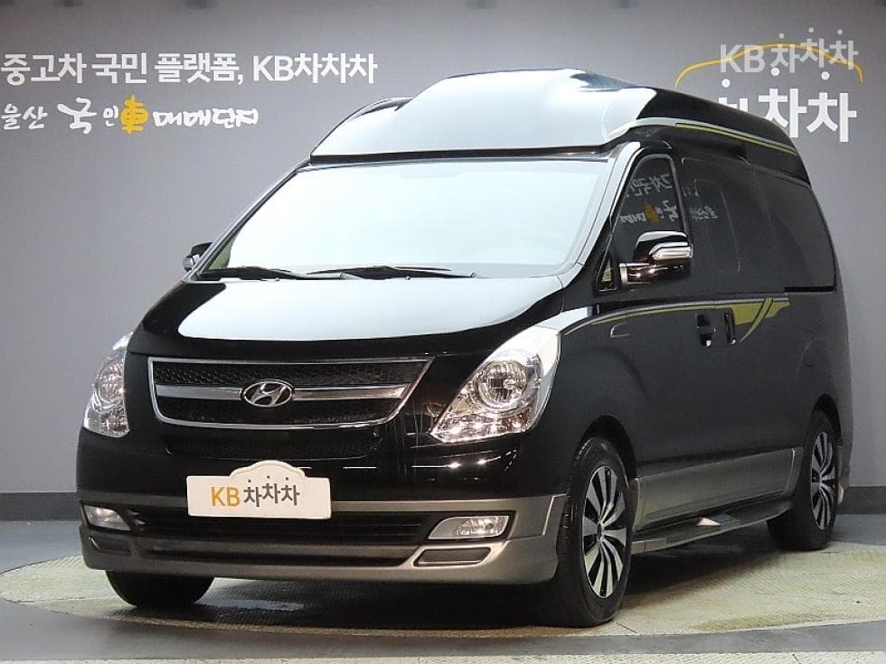 Hyundai Grand Starex 11-seater Limousine VIP 팩 - Image 1