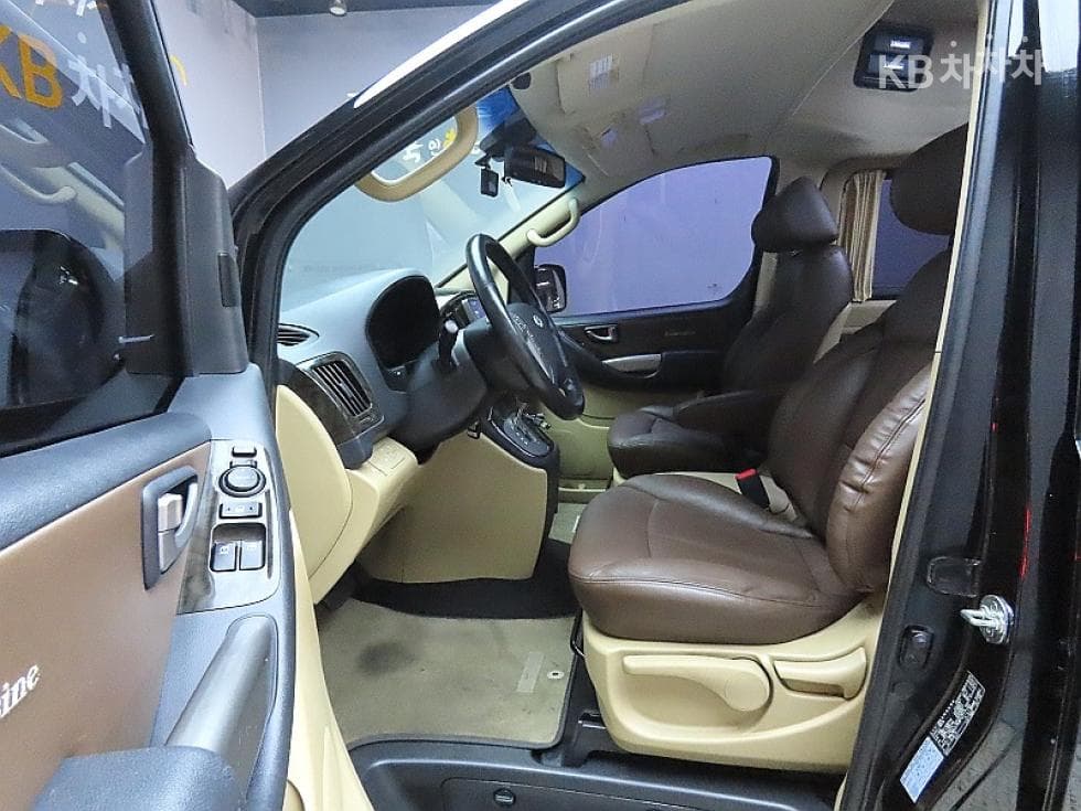 Hyundai Grand Starex11-seater Limousine VIP 팩 - 10